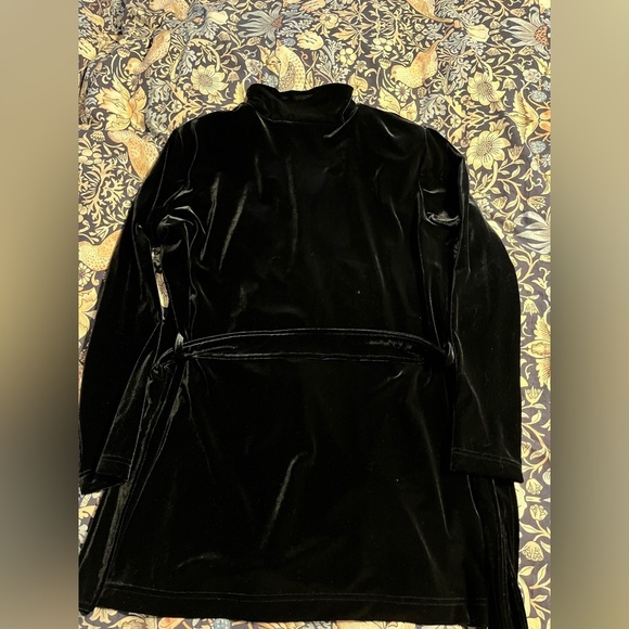 Chic Black Velvet button jacket with belt - Picture 15 of 16